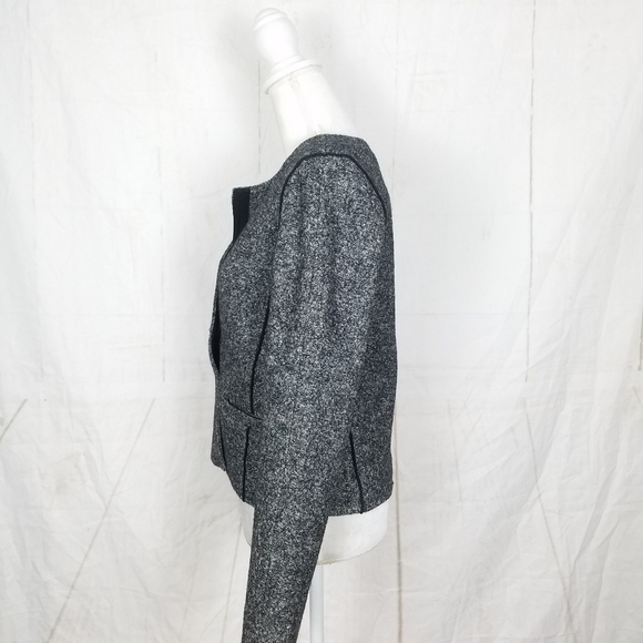 Ann Taylor Loft wool blend short Blazer - Picture 4 of 10